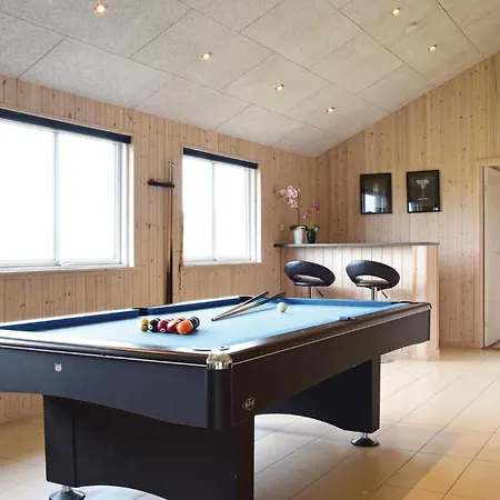 Stunning In Ringkobing With Sauna Nyaraló